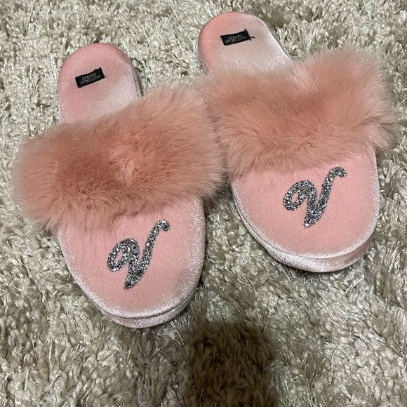 Vicotria Secret Slippers - Picture 1 of 4